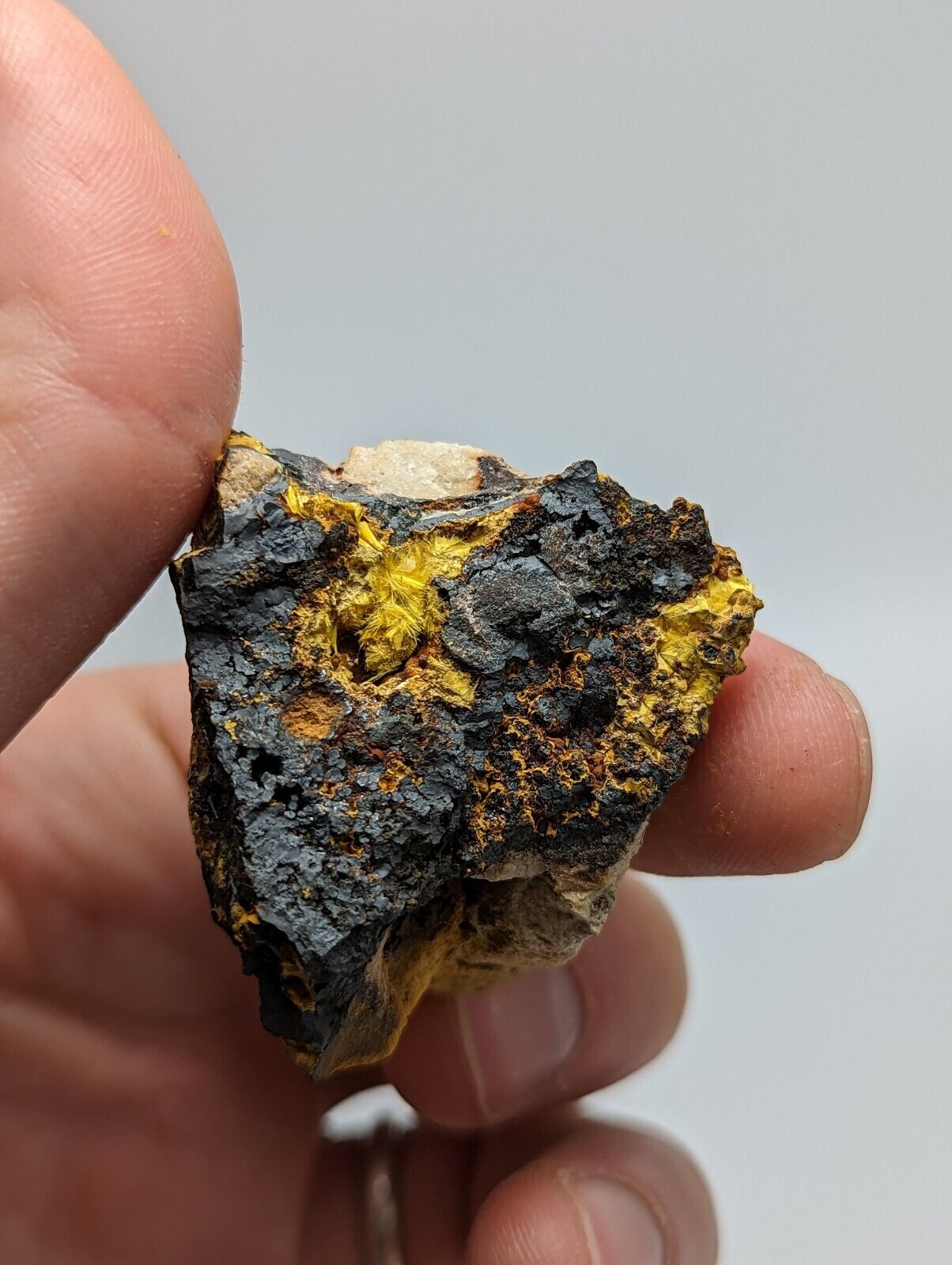 Cacoxenite on Novaculite Matrix Rare old stock 1970s Polk County Arkansas - Collectibles:Rocks Fossils &