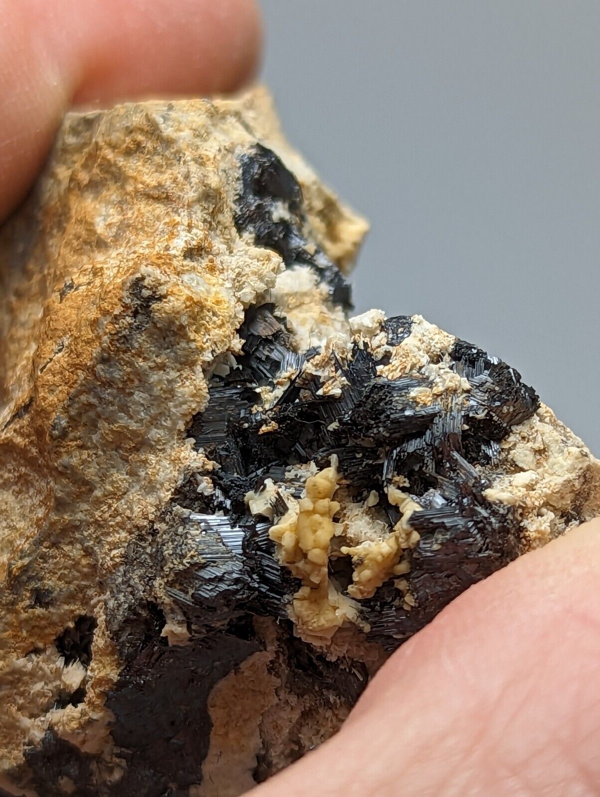Rutile in Matrix Magnet Cove Arkansas Large Cluster Super Rare Old Stock - Collectibles:Rocks Fossils &