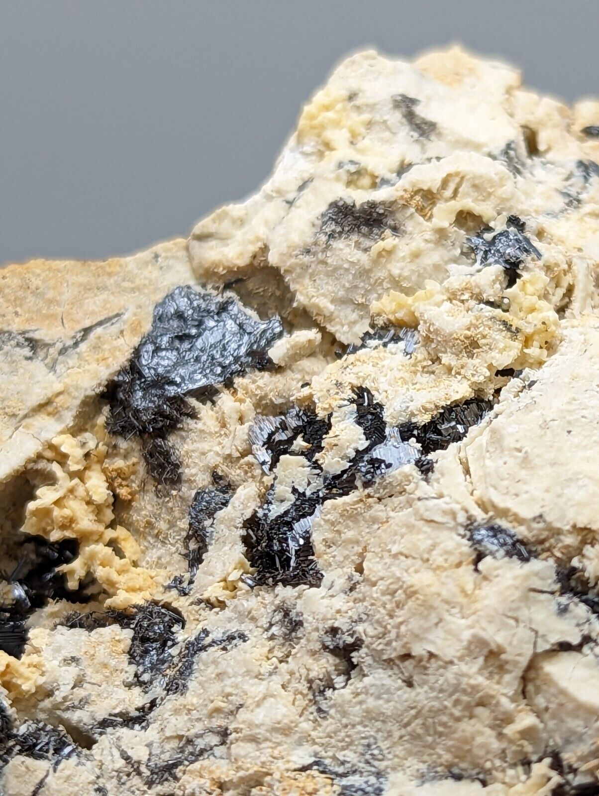 Rutile in Matrix Magnet Cove Arkansas Large Cluster Super Rare Old Stock - Collectibles:Rocks Fossils &