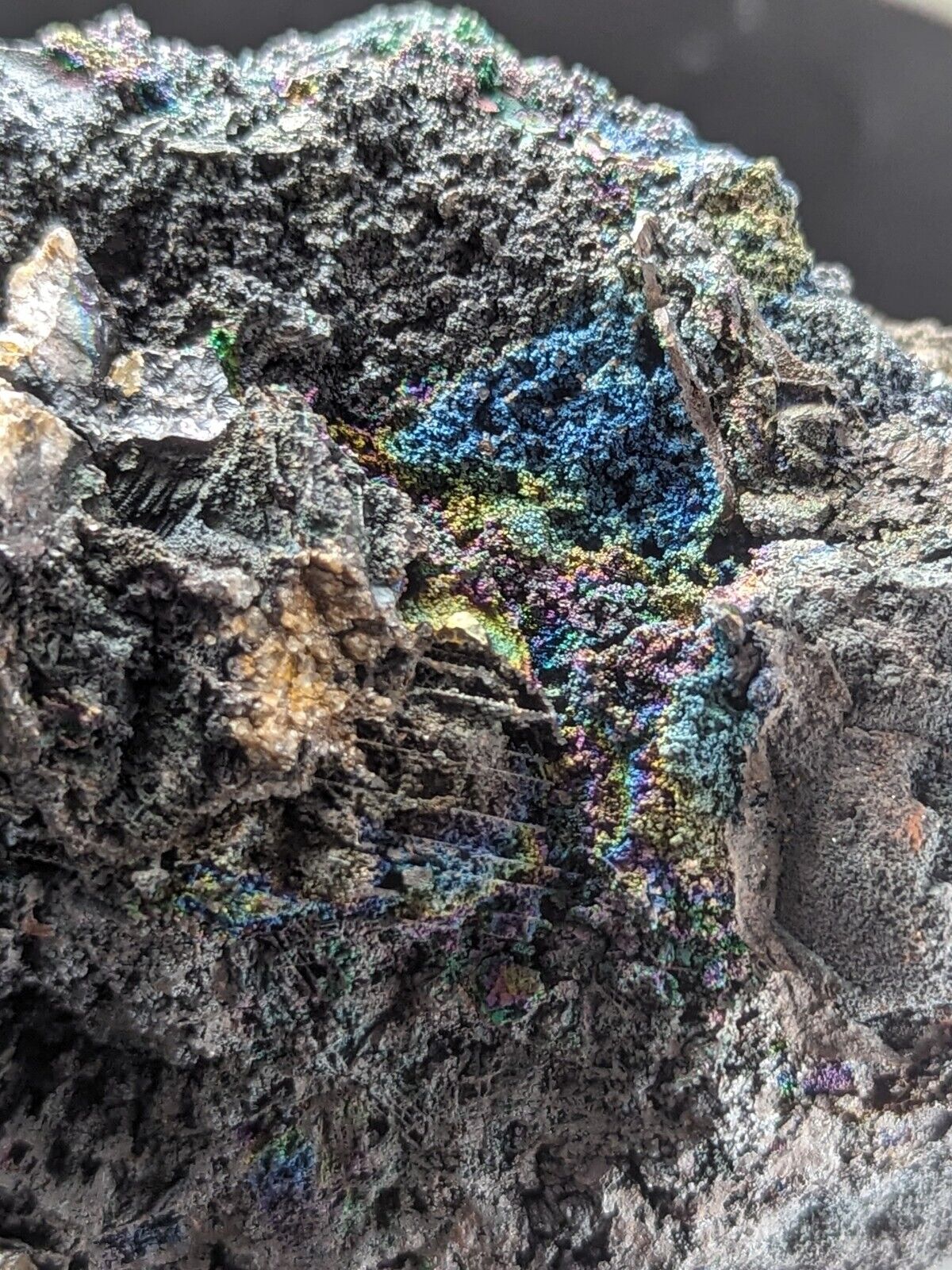 Turgite Iridescent Hematite on Quartz Graves Mountain Georgia Old Collection - Collectibles:Rocks Fossils &