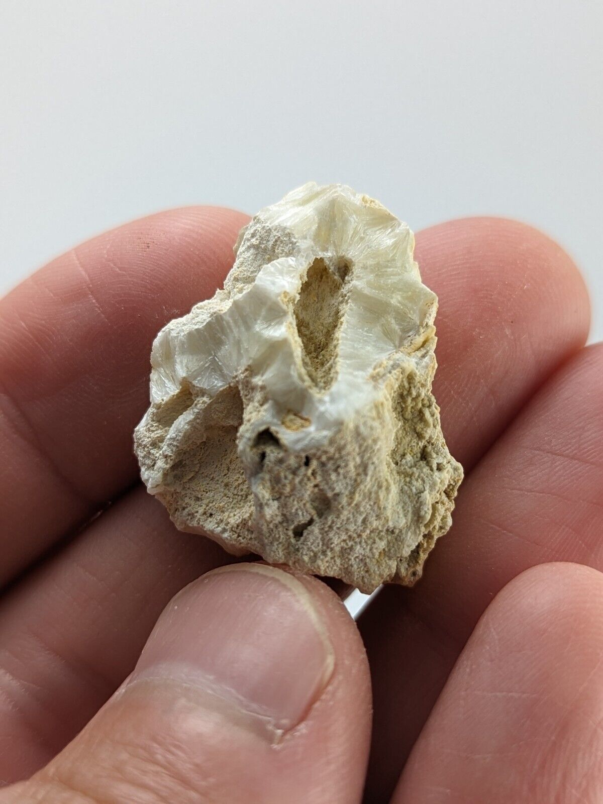UV Reactive Yellow Wavellite -Old Stock - Crows Saline County Arkansas RARE - Collectibles:Rocks Fossils &