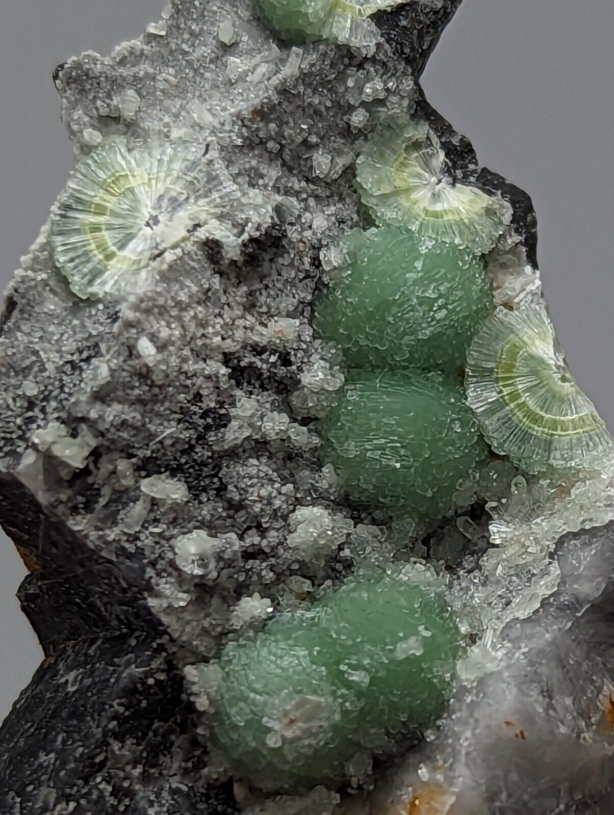 Vibrant Wavellite - Fantastic 1990s Old Stock - Mauldin Mountain Arkansas - Collectibles:Rocks Fossils &