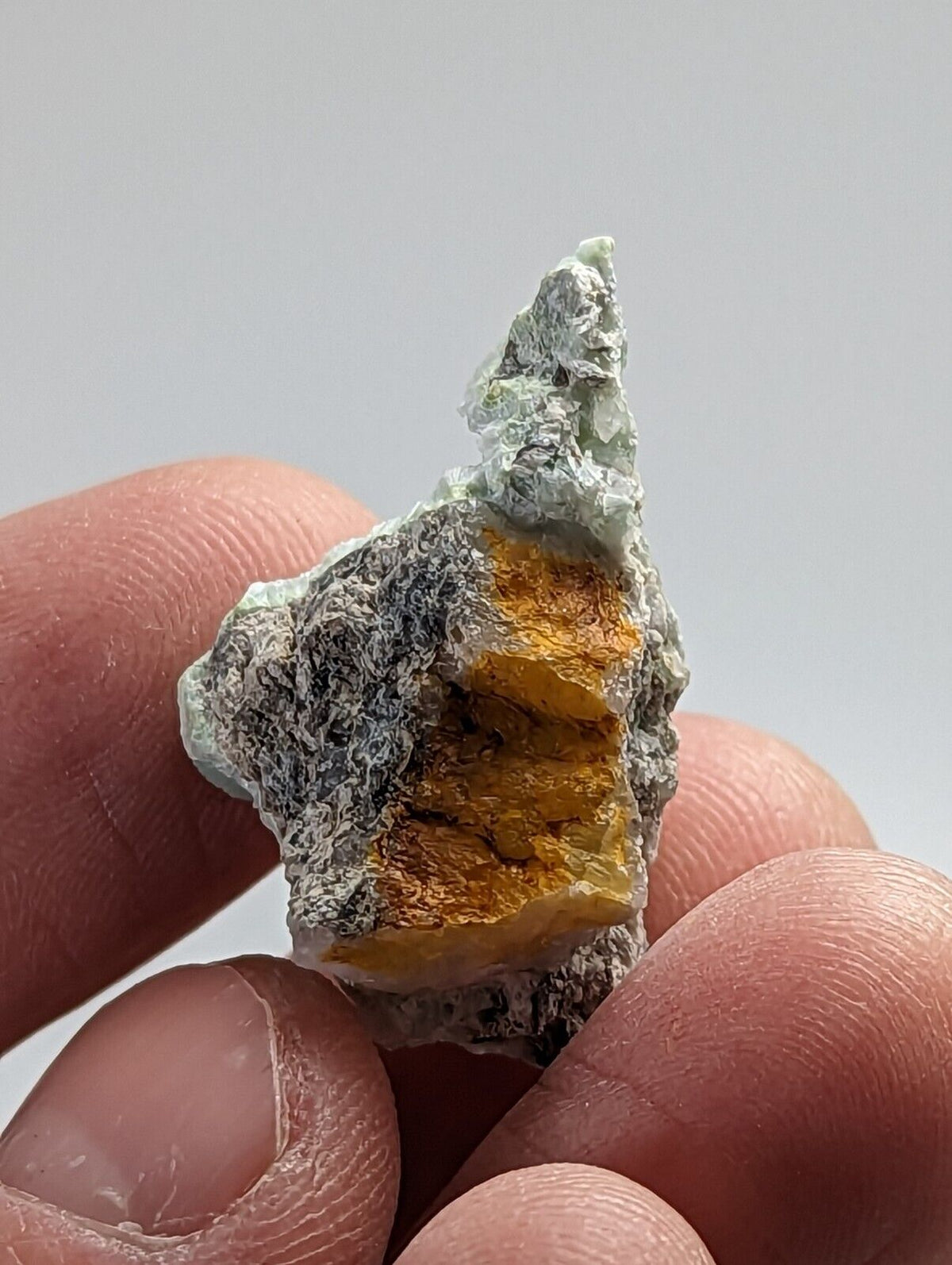 Wavellite - Mauldin Mountain Montgomery County Arkansas - Collectibles:Rocks Fossils & Minerals:Crystals Mineral