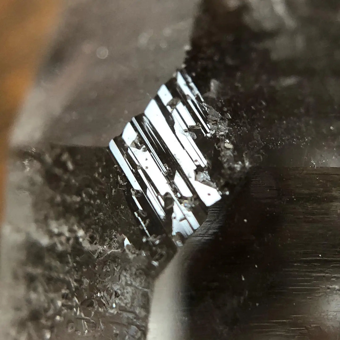 Arkansas Quartz Crystal Radio Oscillators for Frequency Control during WW2