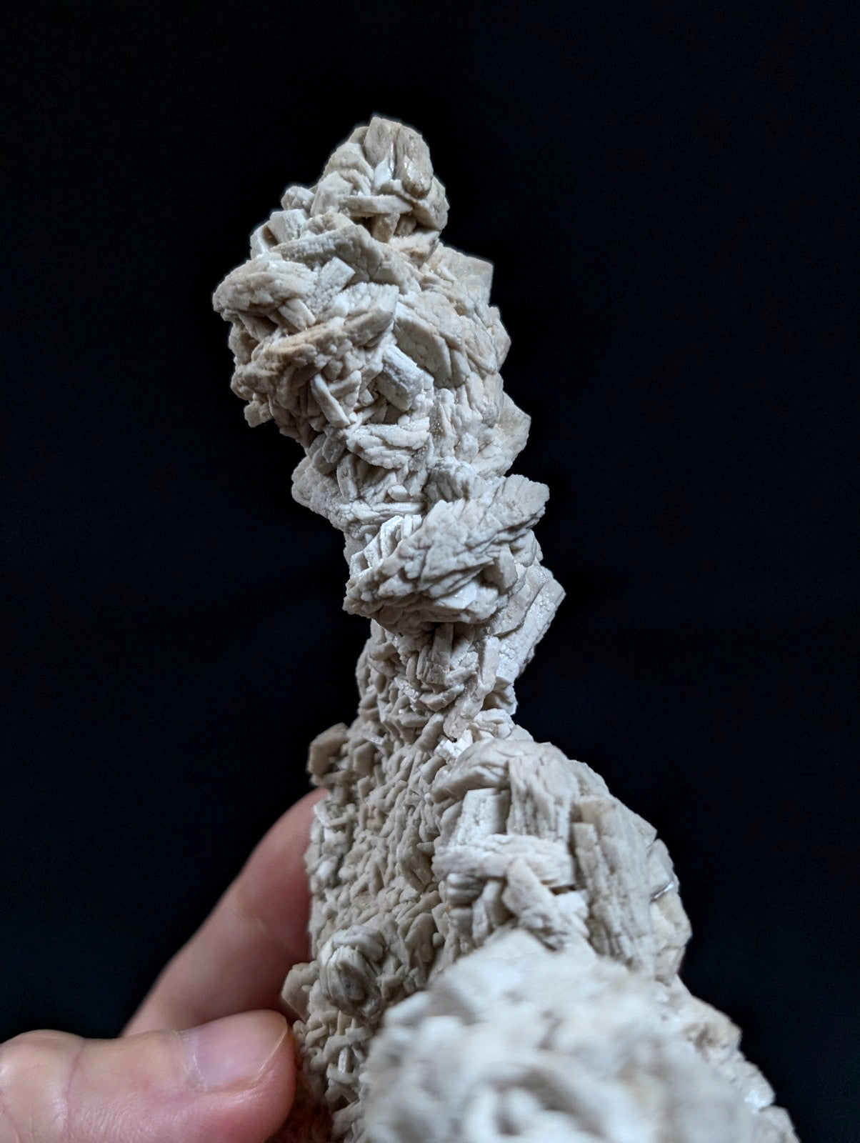 Albite, variety "cleavelandite", from Magnet Cove, Arkansas, 18 cm! UV Reactive!