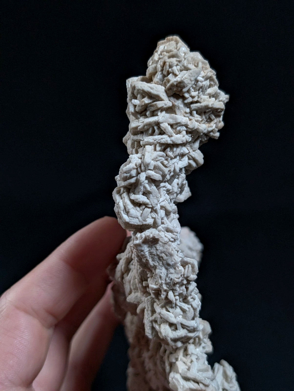 Albite, variety "cleavelandite", from Magnet Cove, Arkansas, 18 cm! UV Reactive!