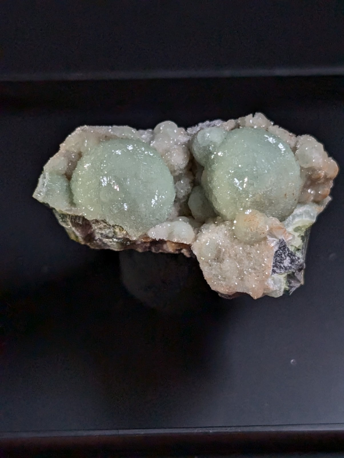 A+++ UV Reactive Wavellite -Old Stock- Mauldin Mountain, Arkansas, USA, w/ case
