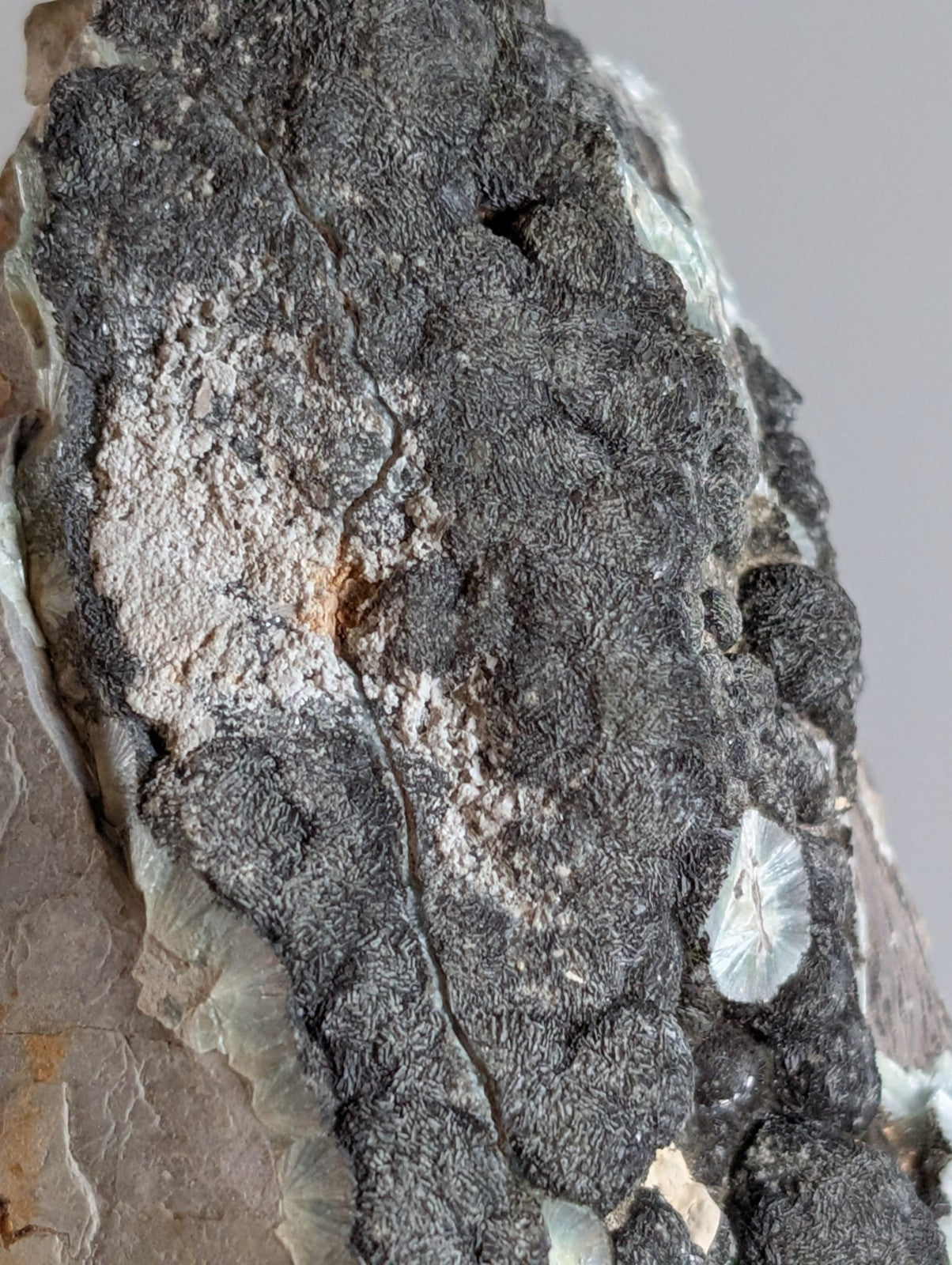 Black Wavellite - Fantastic Old Stock - Mauldin Mountain, Arkansas, USA, Rare