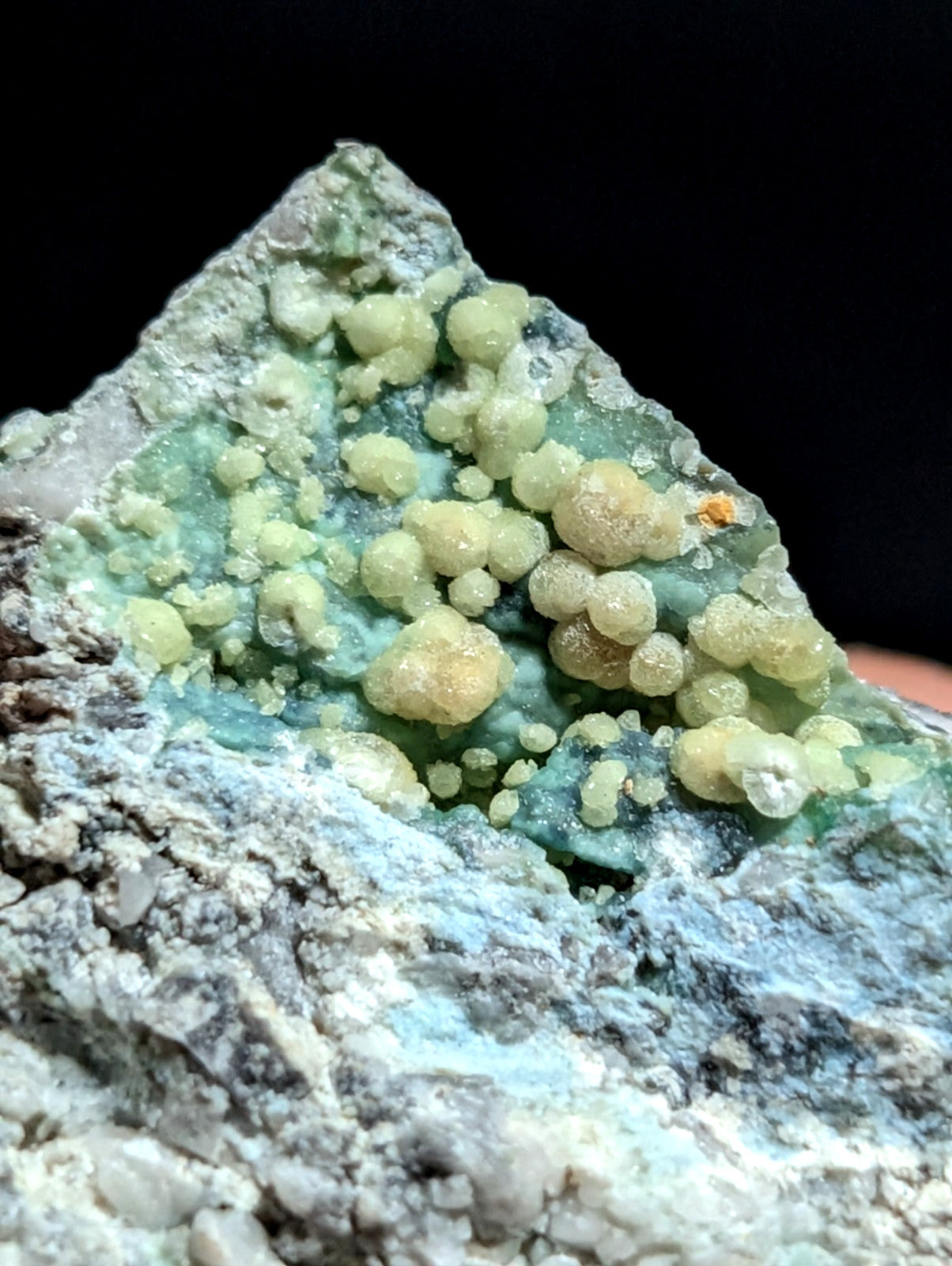 UV Reactive Wavellite, extremely unique, Mauldin Mountain, Arkansas, Rare