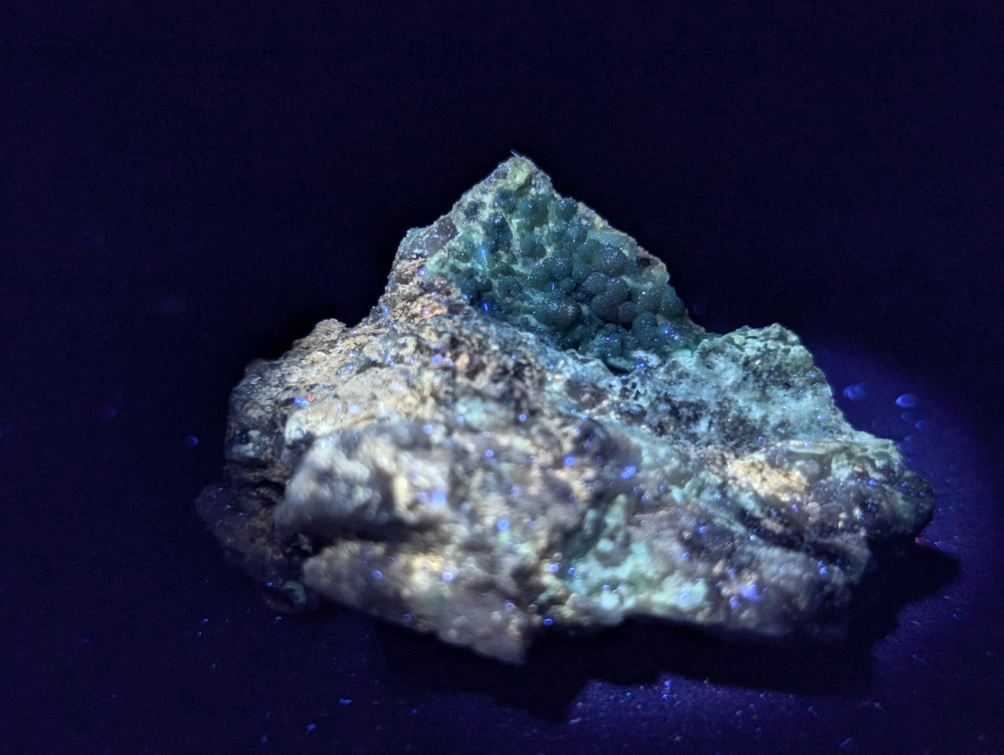 UV Reactive Wavellite, extremely unique, Mauldin Mountain, Arkansas, Rare