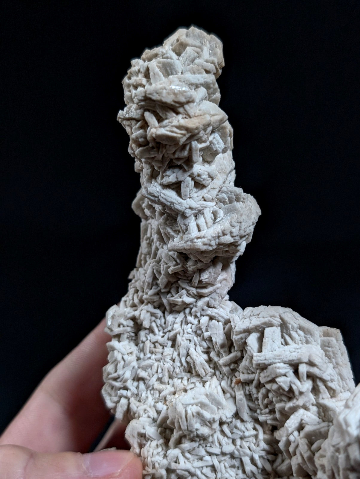 Albite, variety "cleavelandite", from Magnet Cove, Arkansas, 18 cm! UV Reactive!