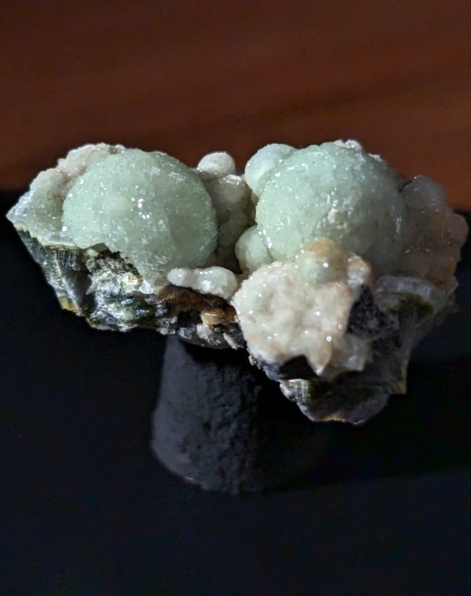 A+++ UV Reactive Wavellite -Old Stock- Mauldin Mountain, Arkansas, USA, w/ case