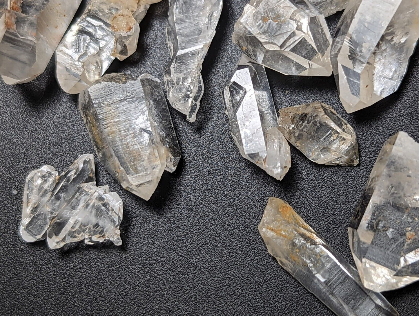 Arkansas Quartz Crystals, 1 oz set, approx 20-25 small, Garland Co, old stock.