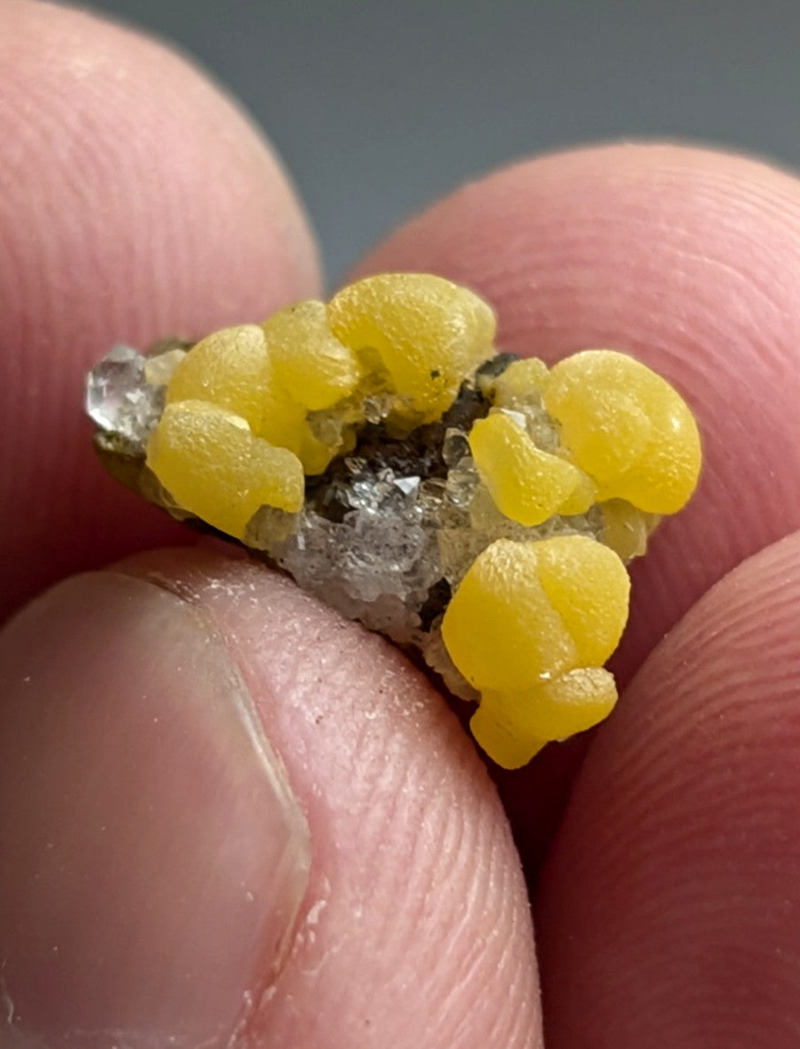 Greenockite included Smithsonite on Quartz/Sphalerite, Rush, Marion Co, Arkansas