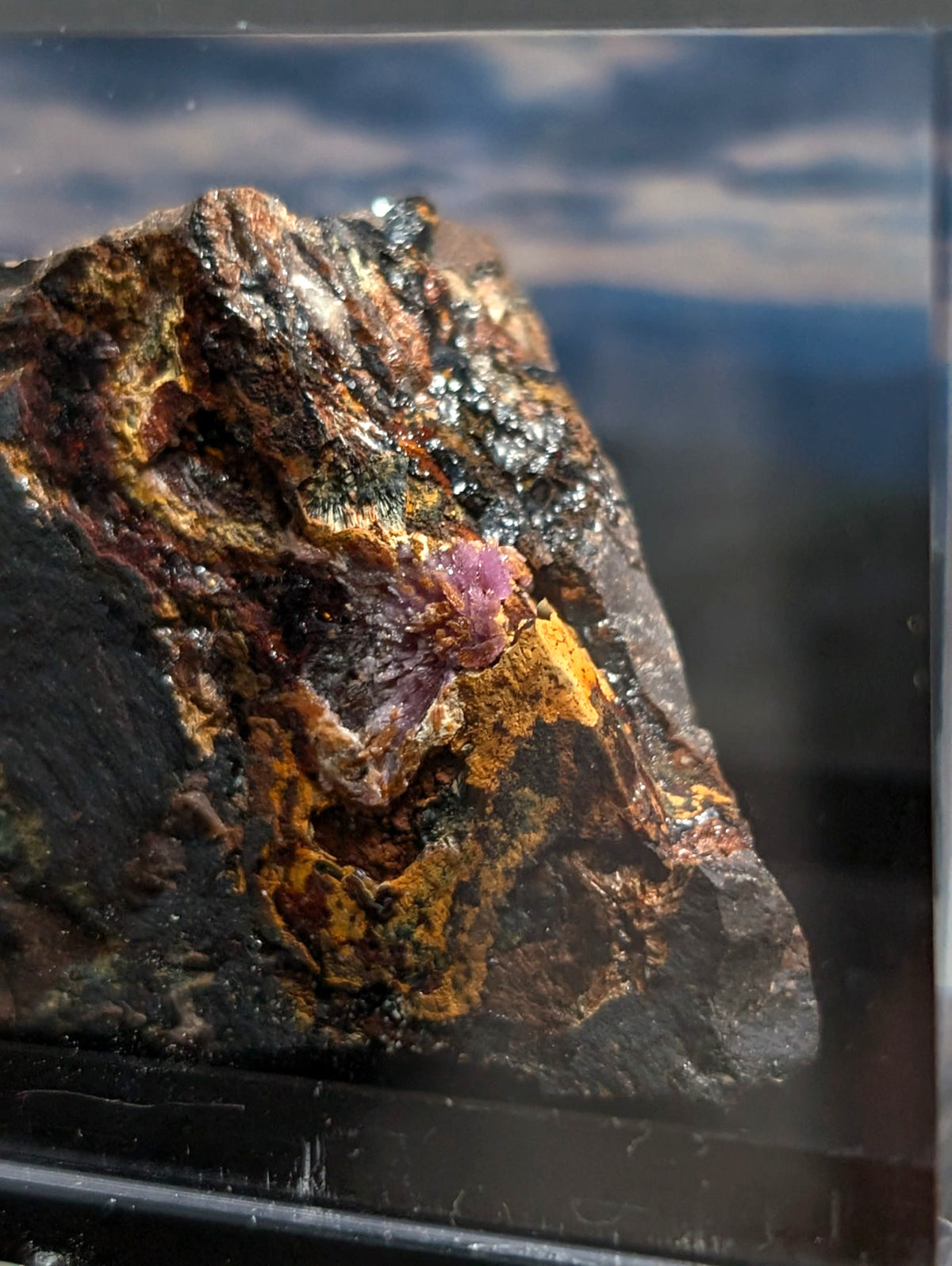 Rare Strengite + Kidwellite- Coon Creek, Polk County, Arkansas, w/ photo case