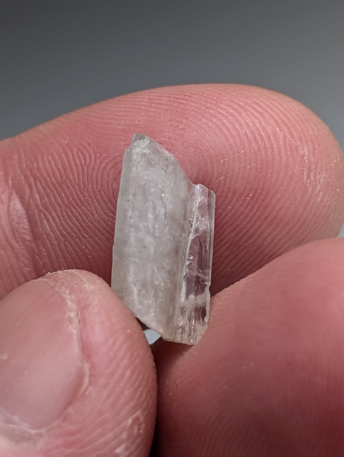 A+ barite crystal from chamberlain creek magnet cove arkansas clear quartz with jagged edges and internal inclusions in case