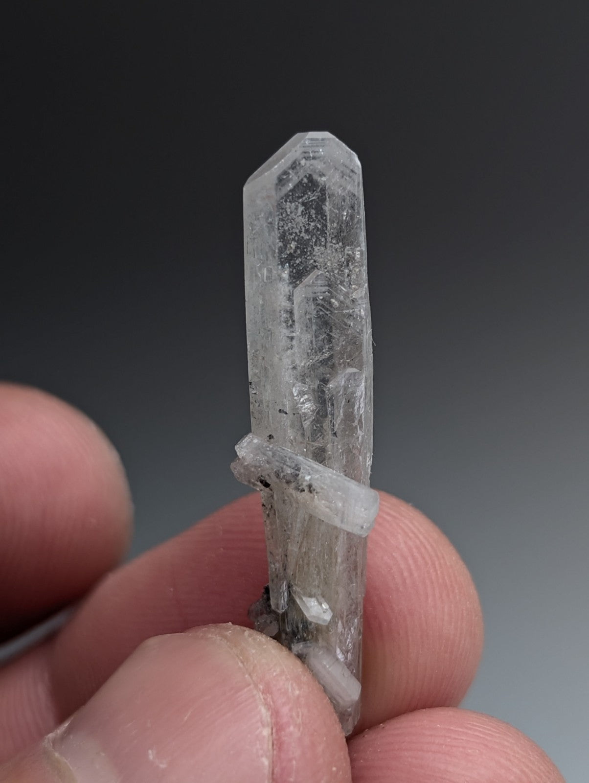 A+ barite crystal from chamberlain creek magnet cove arkansas translucent clear quartz with pointed tip and inclusions