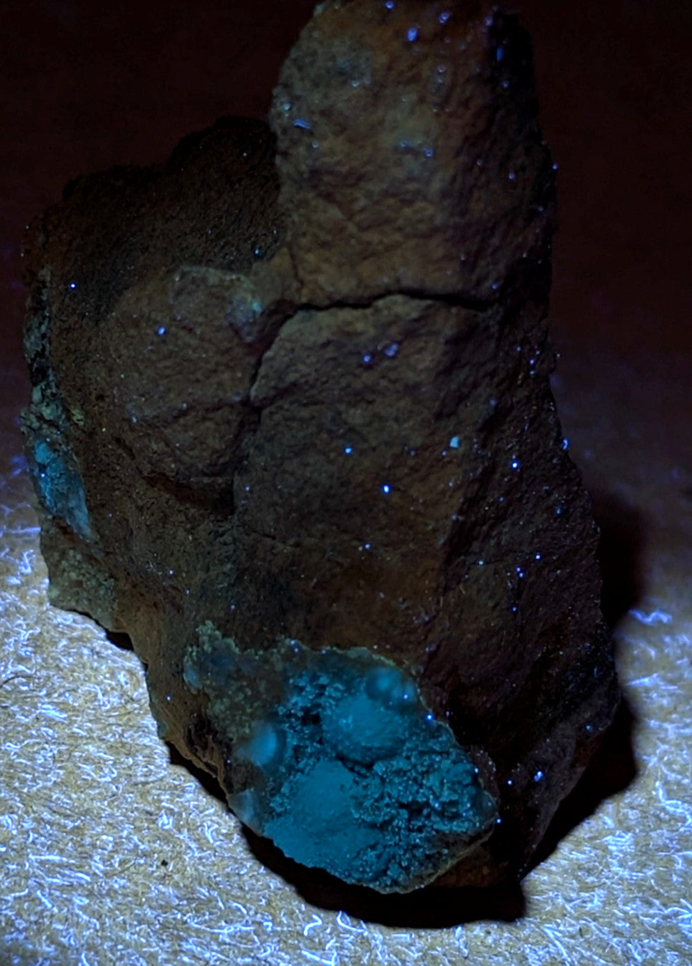 A+++ blue wavellite specimen from mauldin mountain arkansas featuring dark brown rock with turquoise and blue crystals