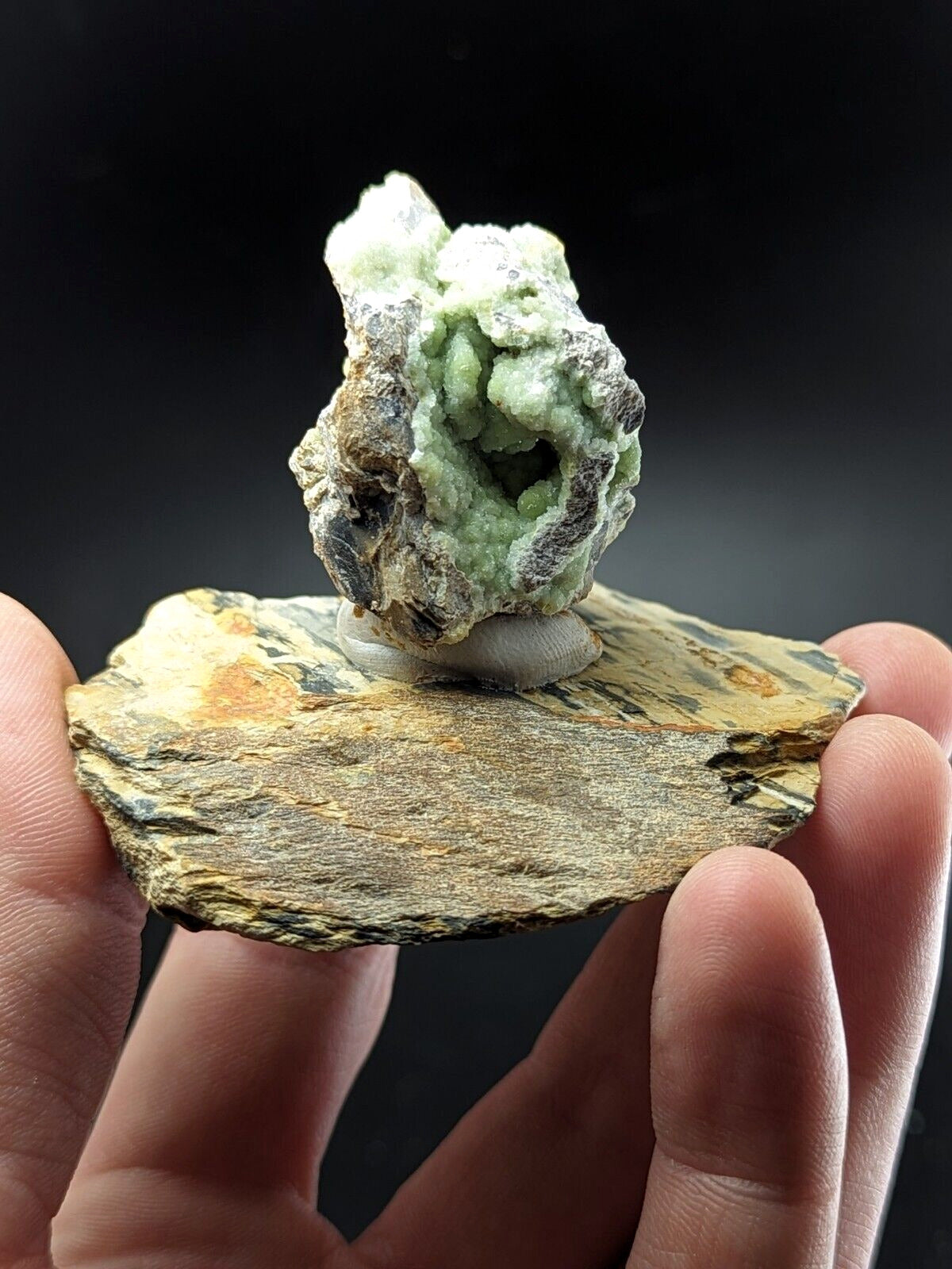 Amazing Wavellite - Fantastic Old Stock - Mauldin Mountain Arkansas with Stand - Collectibles:Rocks Fossils &