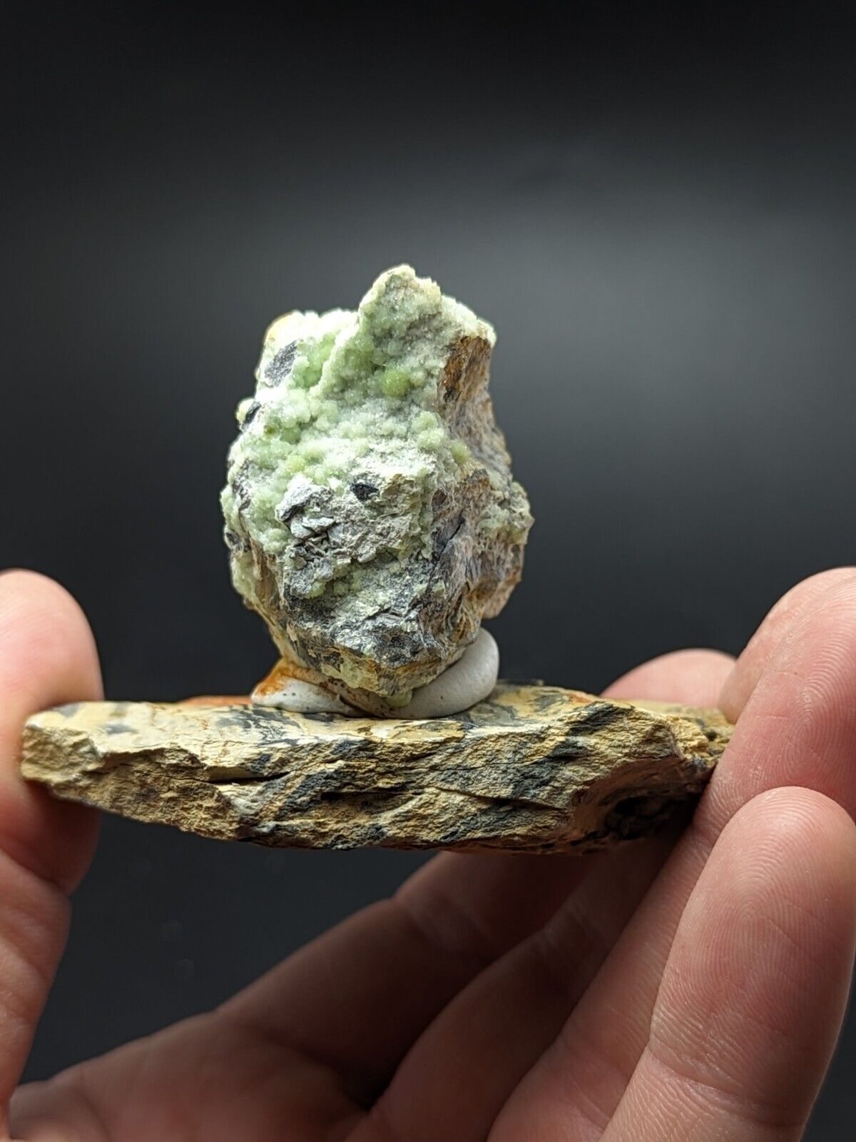 Amazing Wavellite - Fantastic Old Stock - Mauldin Mountain Arkansas with Stand - Collectibles:Rocks Fossils &