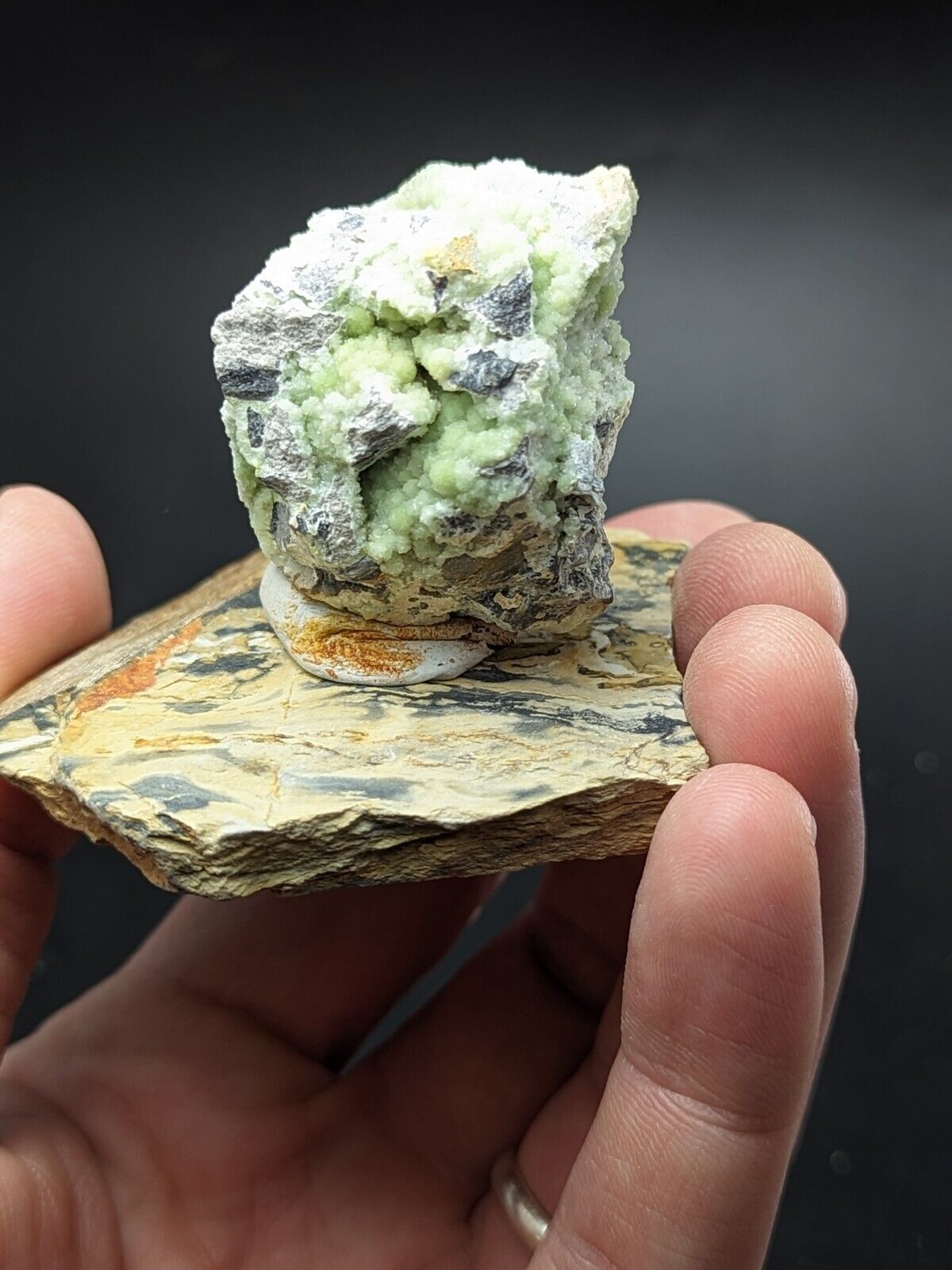 Amazing Wavellite - Fantastic Old Stock - Mauldin Mountain Arkansas with Stand - Collectibles:Rocks Fossils &