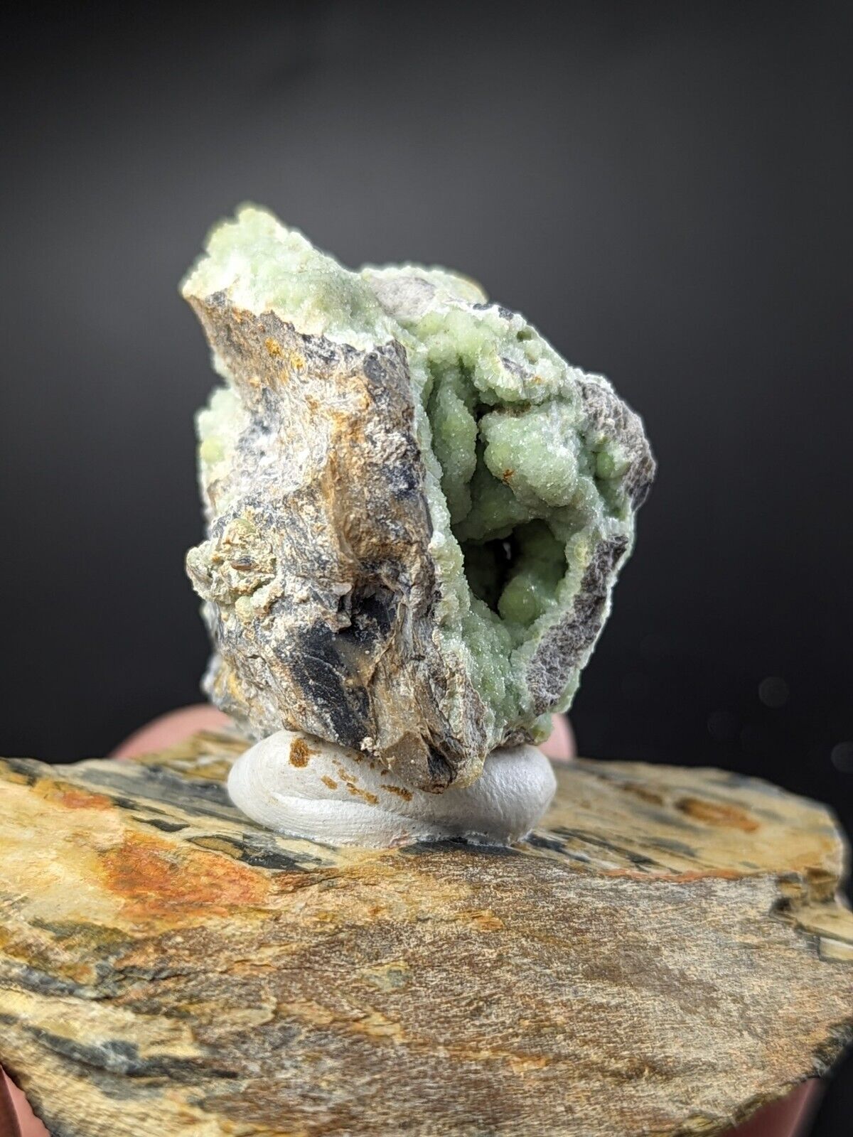 Amazing Wavellite - Fantastic Old Stock - Mauldin Mountain Arkansas with Stand - Collectibles:Rocks Fossils &