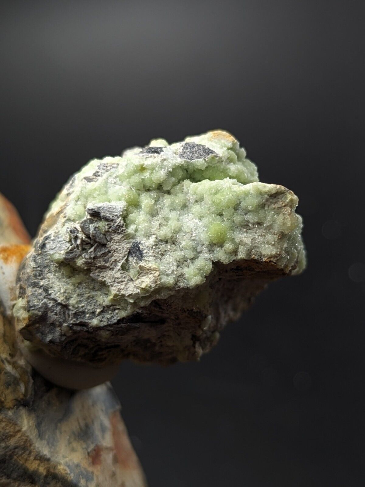 Amazing Wavellite - Fantastic Old Stock - Mauldin Mountain Arkansas with Stand - Collectibles:Rocks Fossils &