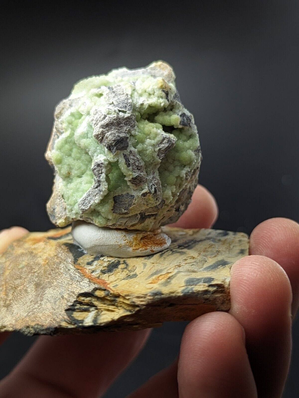 Amazing Wavellite - Fantastic Old Stock - Mauldin Mountain Arkansas with Stand - Collectibles:Rocks Fossils &