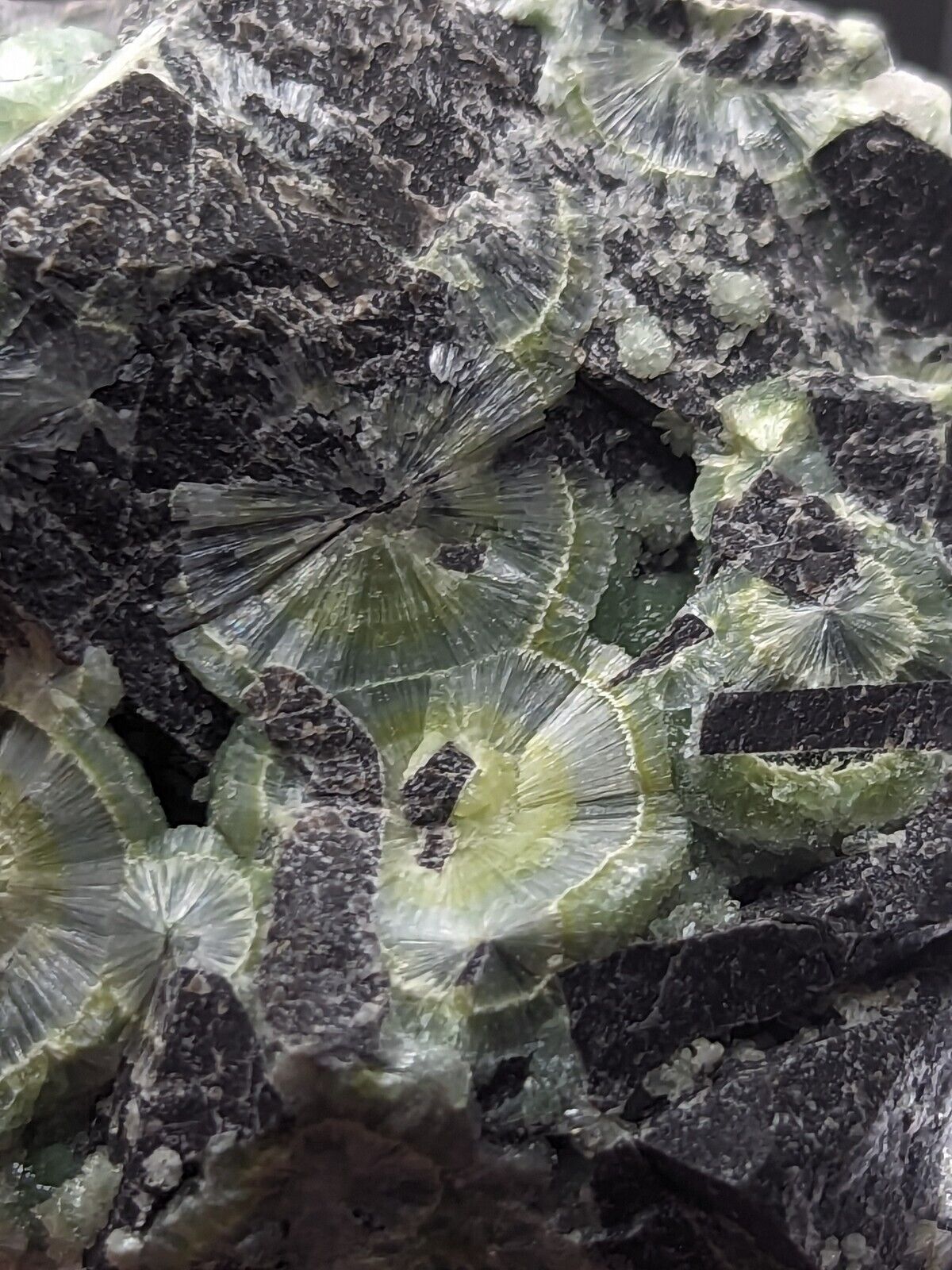 Awesome Wavellite - Fantastic Old Stock - Mauldin Mountain Arkansas - Collectibles:Rocks Fossils & Minerals:Crystals