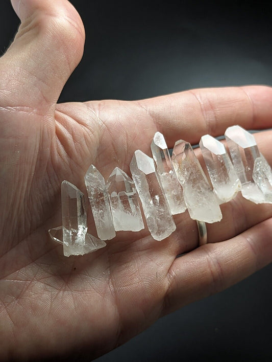 Beautiful set of 8 Quartz Crystal Points - Montgomery County Arkansas - Collectibles:Rocks Fossils & Minerals:Crystals