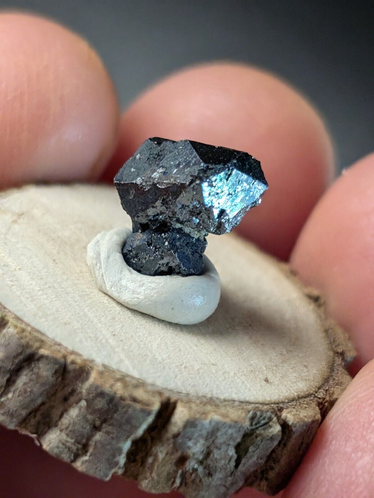 Brookite Crystal Cluster Magnet Cove Arkansas USA Old Stock w/ wood display - Collectibles:Rocks Fossils &