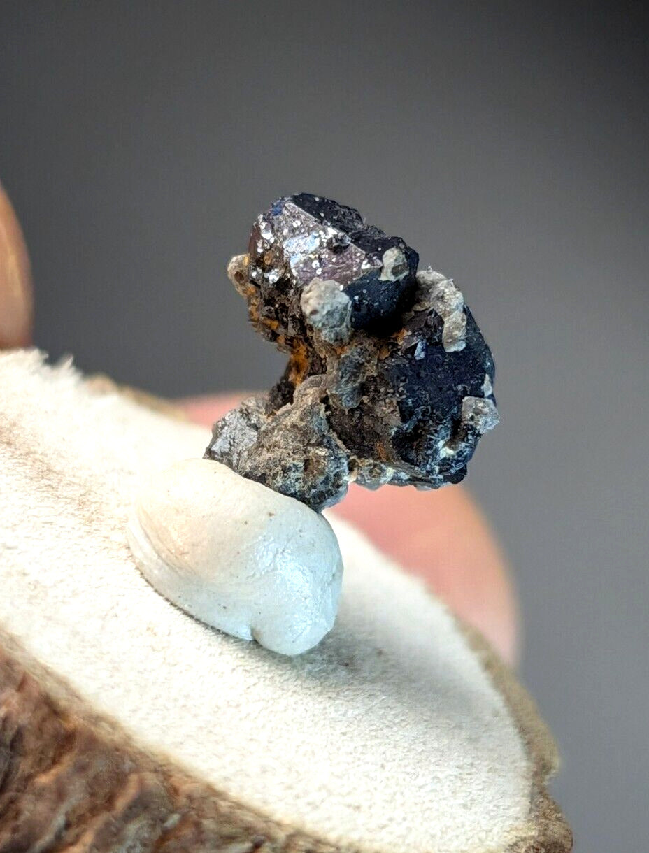 Brookite on Smoky Quartz Magnet Cove Arkansas USA Old Stock w/ wood display - Collectibles:Rocks Fossils &