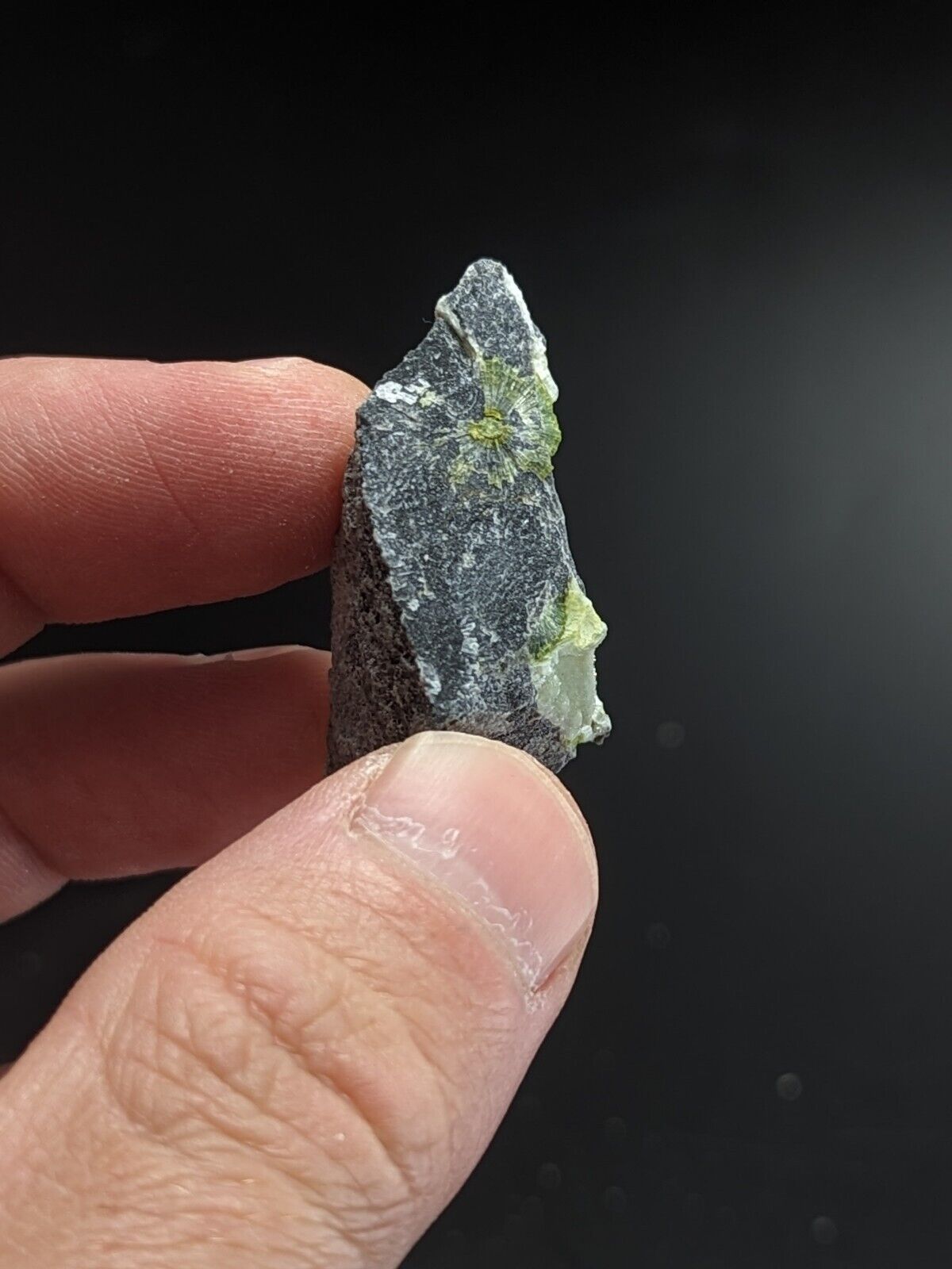 Fluorescent Wavellite - Fantastic Old Stock - Mauldin Mountain Arkansas ooak - Collectibles:Rocks Fossils &