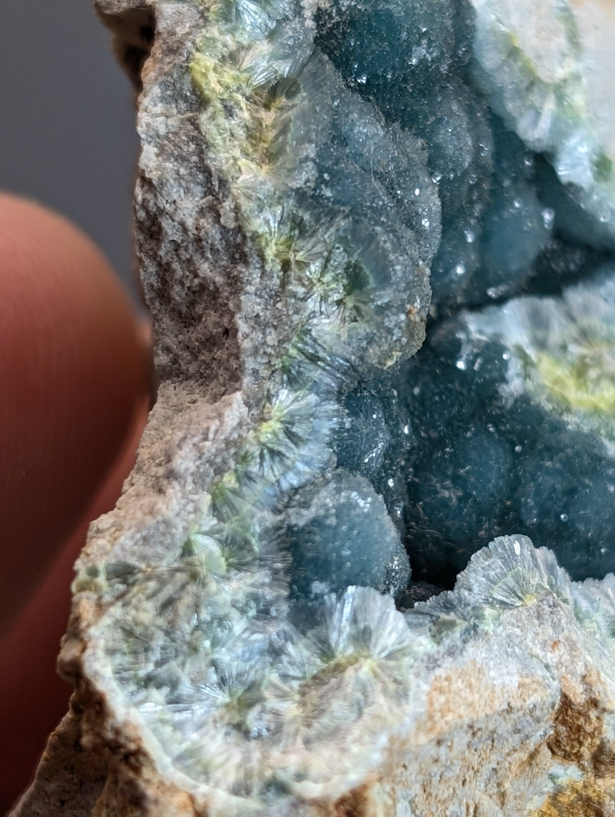 Rare blue and green wavellite geode with fan-like crystals on rough matrix from Delinde Claim Arkansas