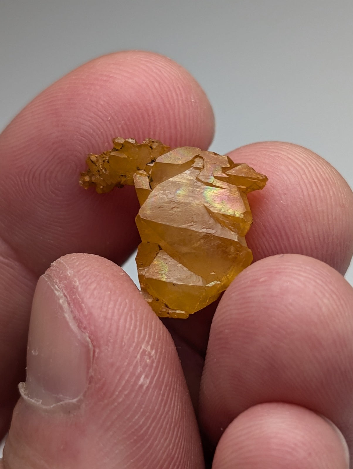 Set of 3 arkansas quartz crystals with golden yellow color and natural iridescent faceted surfaces unique ooak