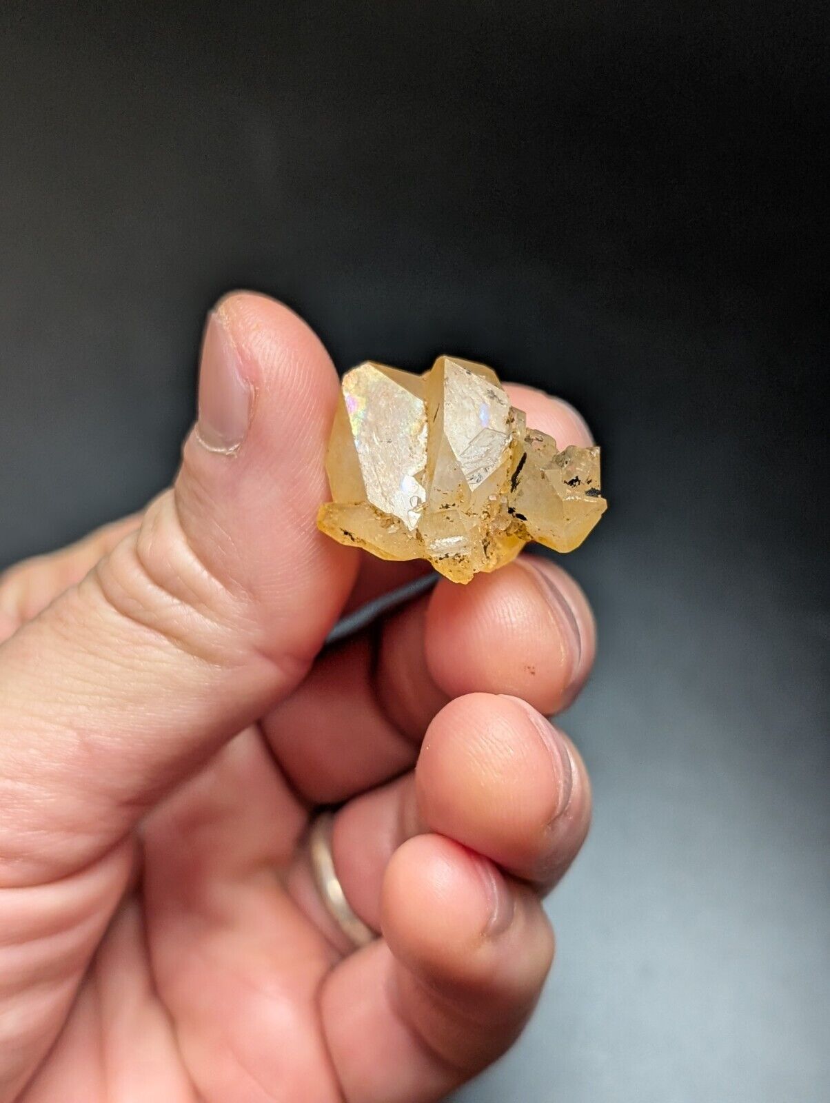 Yellowish quartz crystal cluster.