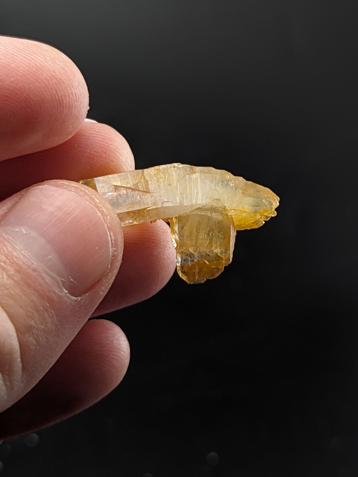 Translucent yellow crystal cluster.