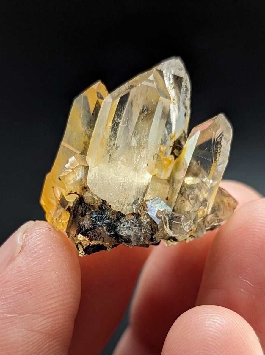 Unique Quartz Crystal Floater - Garland County Arkansas w/ natural iridescence - Collectibles:Rocks Fossils &