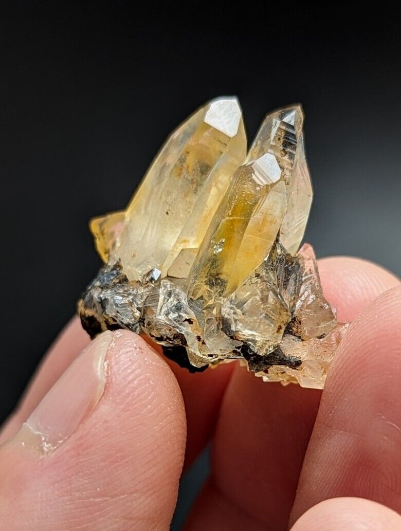 Unique Quartz Crystal Floater - Garland County Arkansas w/ natural iridescence - Collectibles:Rocks Fossils &