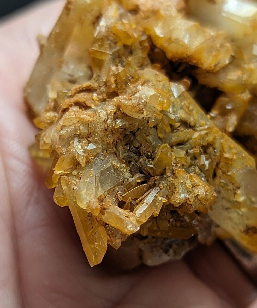 Unique Quartz Crystal Floater - Garland County Arkansas w/ natural iridescence - Collectibles:Rocks Fossils &