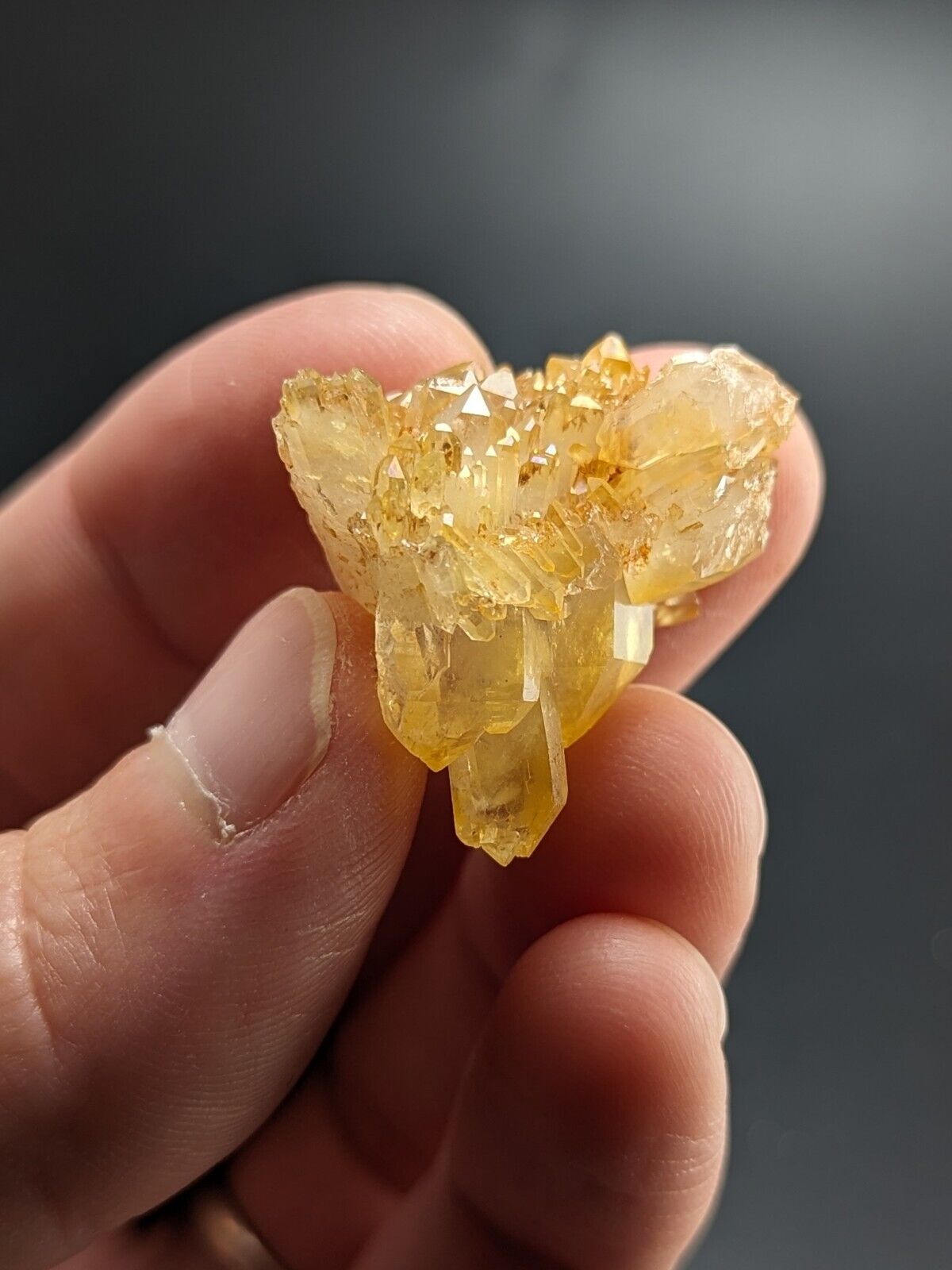 Unique Quartz Crystal Floater - Garland County Arkansas w/ natural iridescence - Collectibles:Rocks Fossils &