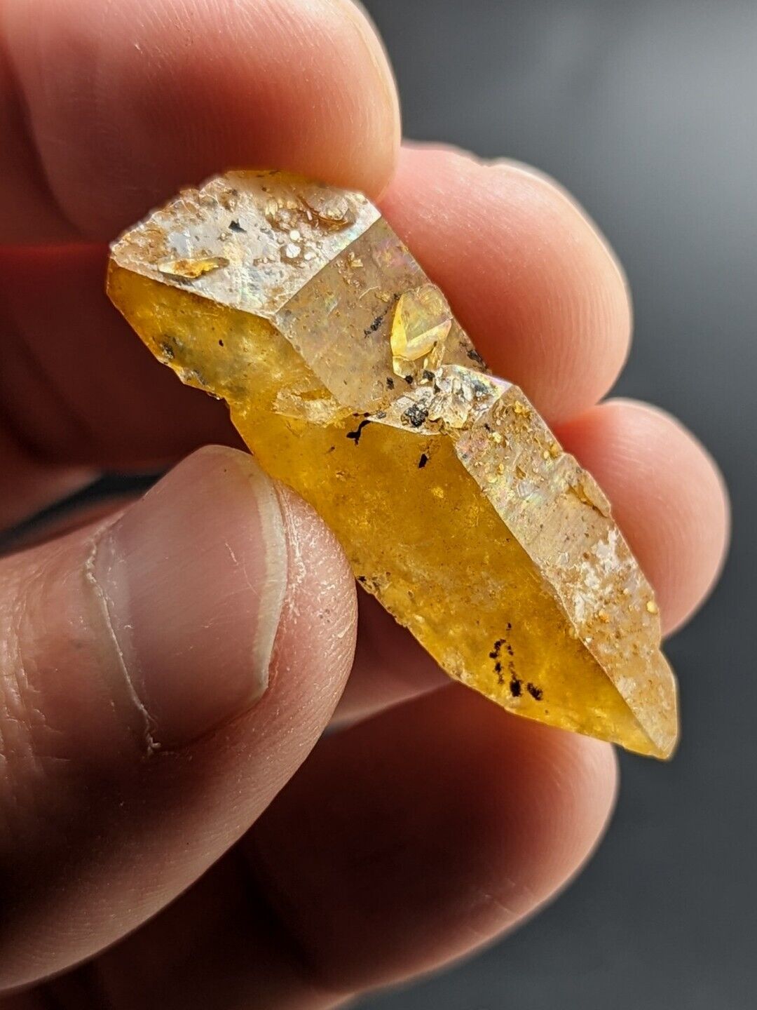 Unique Quartz Crystal Floater - Garland County Arkansas w/ natural iridescence - Collectibles:Rocks Fossils &