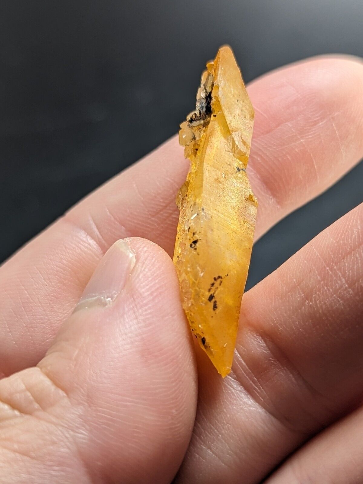 Unique Quartz Crystal Floater - Garland County Arkansas w/ natural iridescence - Collectibles:Rocks Fossils &