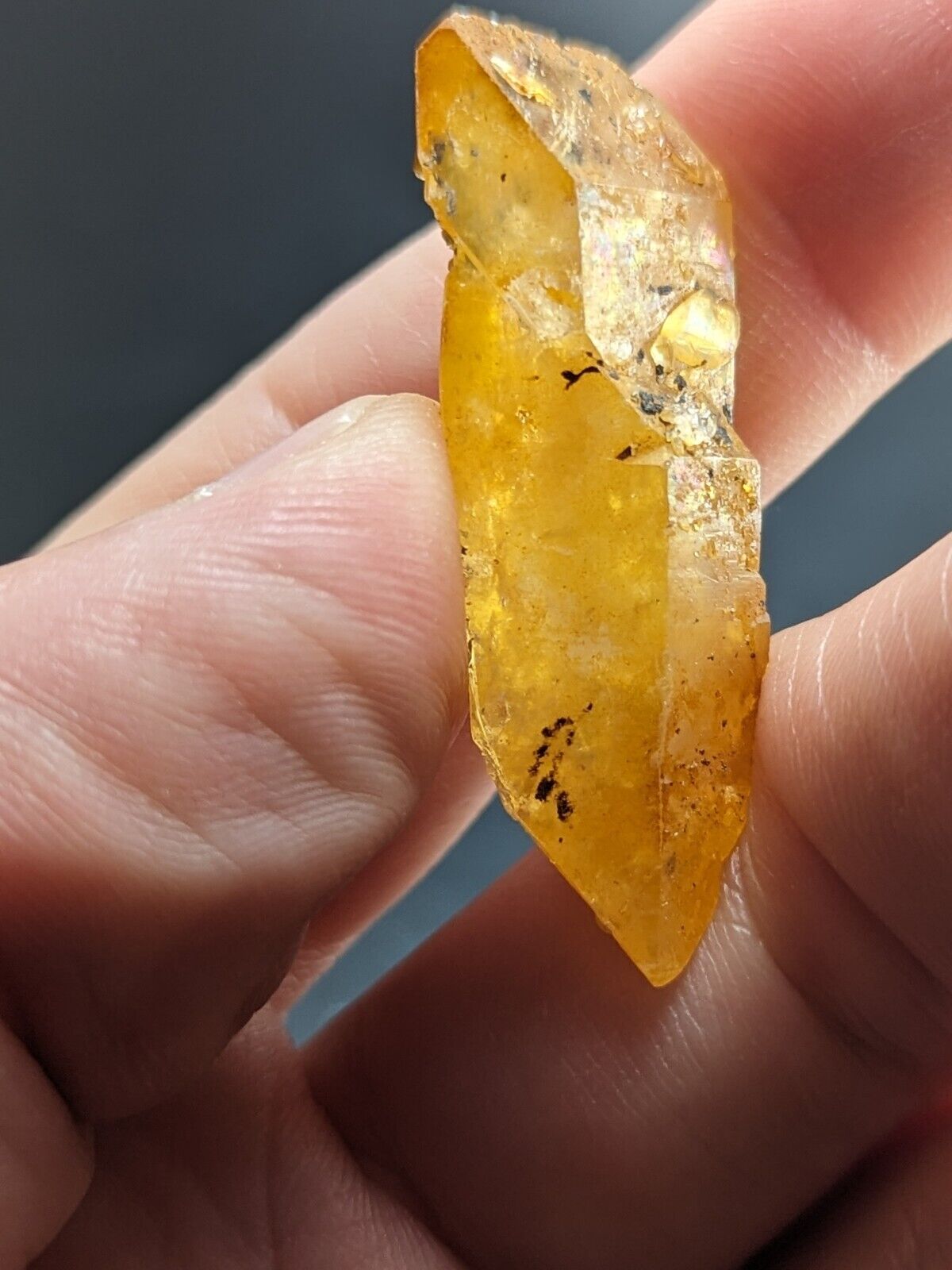Unique Quartz Crystal Floater - Garland County Arkansas w/ natural iridescence - Collectibles:Rocks Fossils &