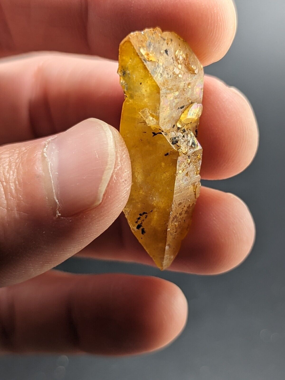 Unique Quartz Crystal Floater - Garland County Arkansas w/ natural iridescence - Collectibles:Rocks Fossils &