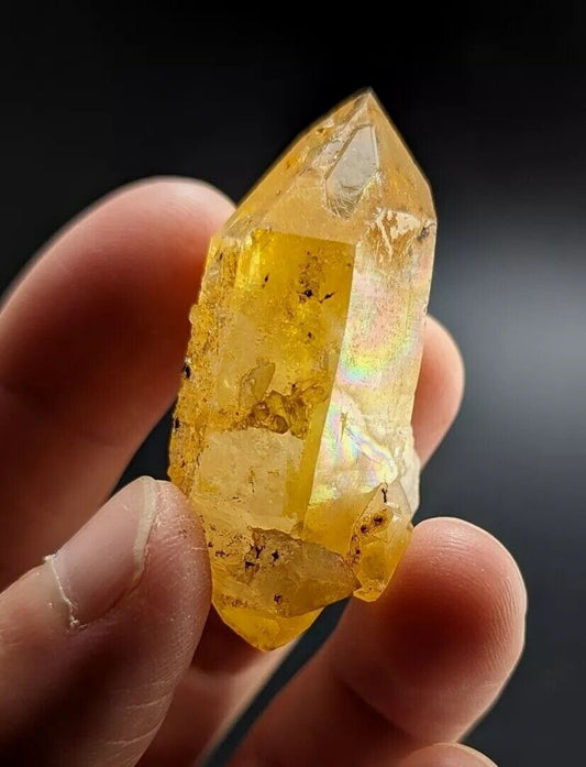 Unique Quartz Crystal Point - Garland County Arkansas w/ natural iridescence - Collectibles:Rocks Fossils &