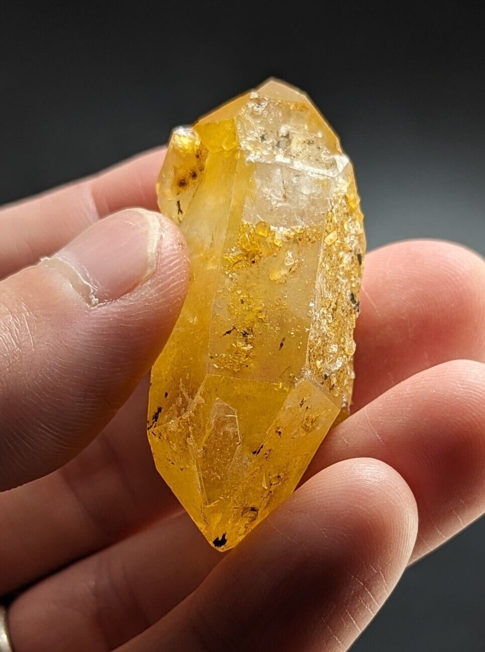 Unique Quartz Crystal Point - Garland County Arkansas w/ natural iridescence - Collectibles:Rocks Fossils &
