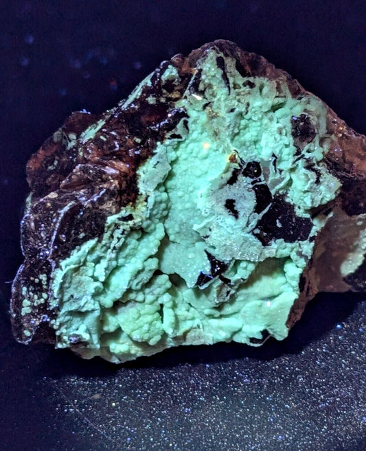 UV Reactive Planerite Mauldin Mountain Montgomery Co. Arkansas USA(Old Stock) - Collectibles:Rocks Fossils &