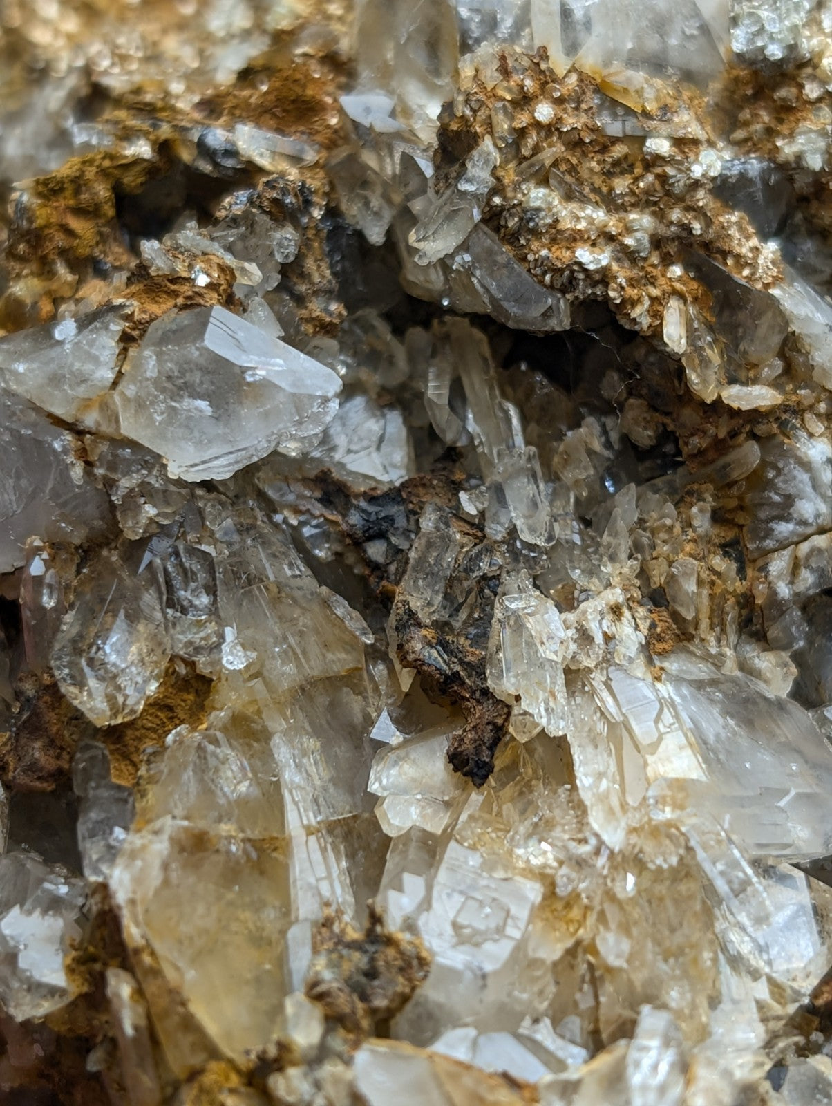 Very unique clear quartz crystals with golden-brown cookeite mineral matrix from saline county Arkansas rare conglomerate