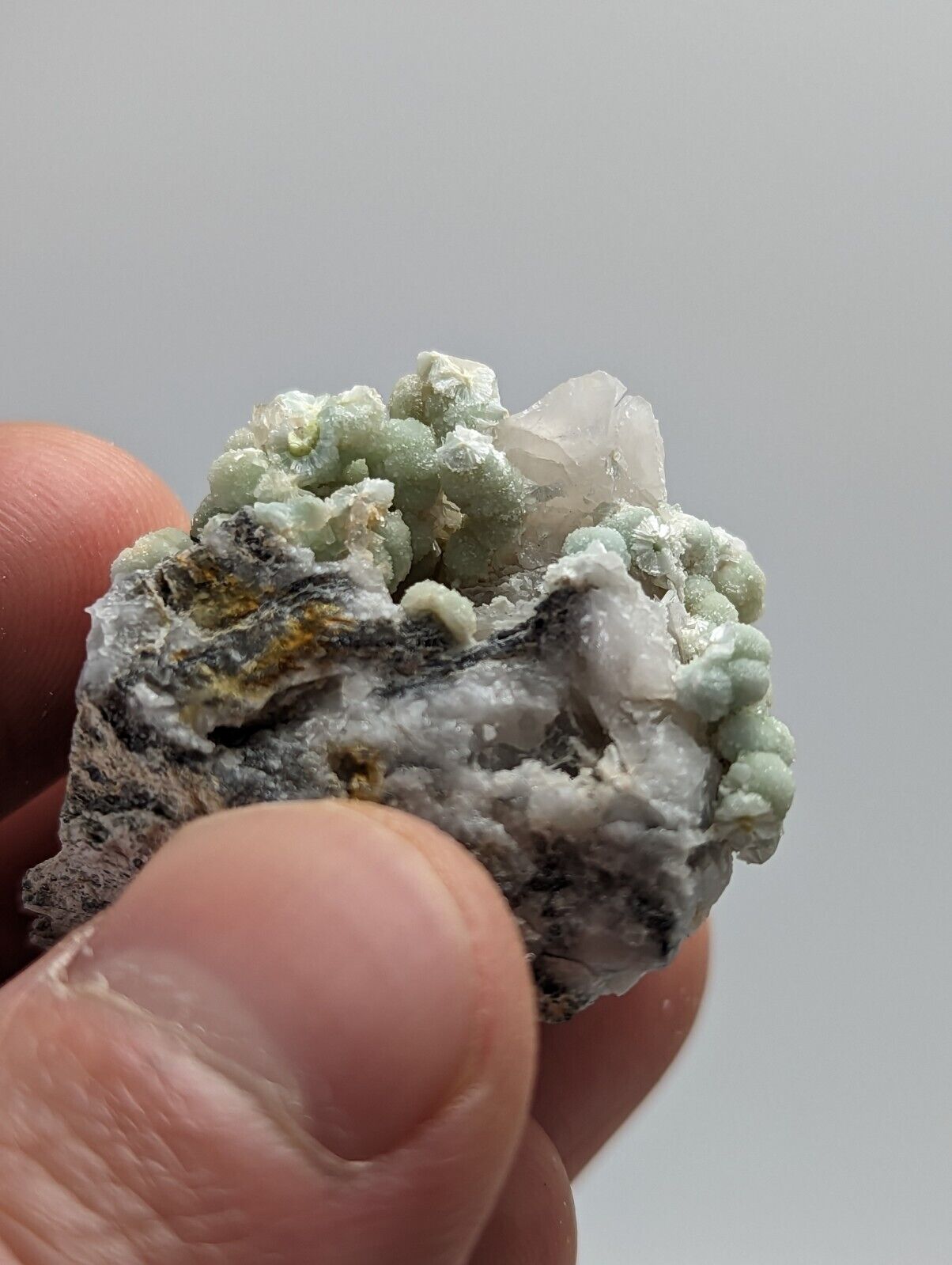 Wavellite on Quartz- 1990s Old Stock - Multi-Hued Mauldin Mountain Arkansas - Collectibles:Rocks Fossils &